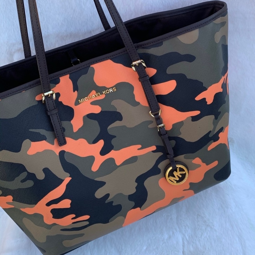 AUTHENTIC Michael Kors Camouflage Poppy Tote